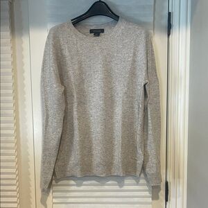 Tahari Women's XL Cashmere Light Gray Crew Neck Sweater